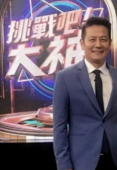 大三丫头新学期的第一堂课真实大学校园上课塞跳蛋自慰偷拍下课撒尿食堂打饭真实刺激 - 五五自拍